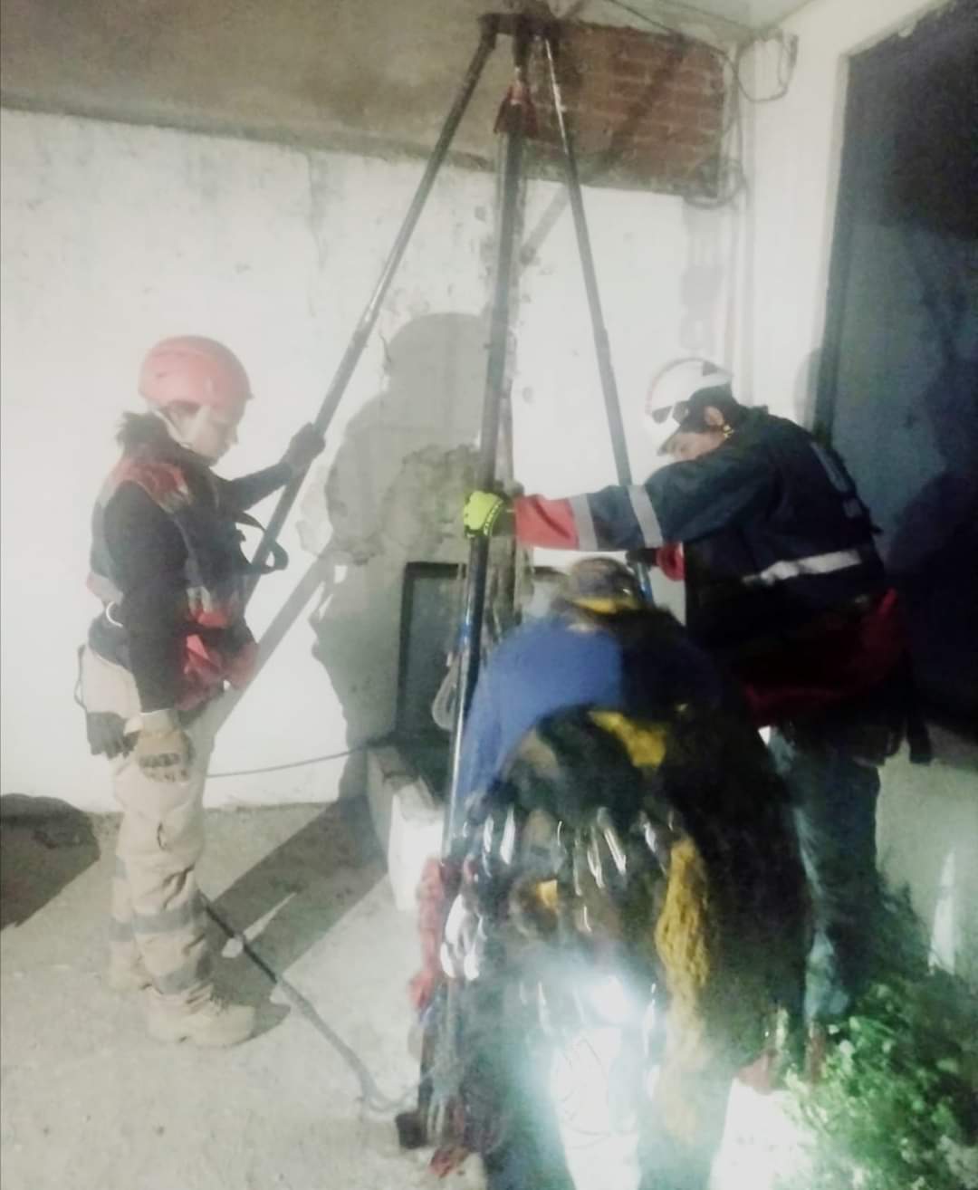 Hallan sin vida a mujer adulta dentro de una cisterna, en Tenancingo