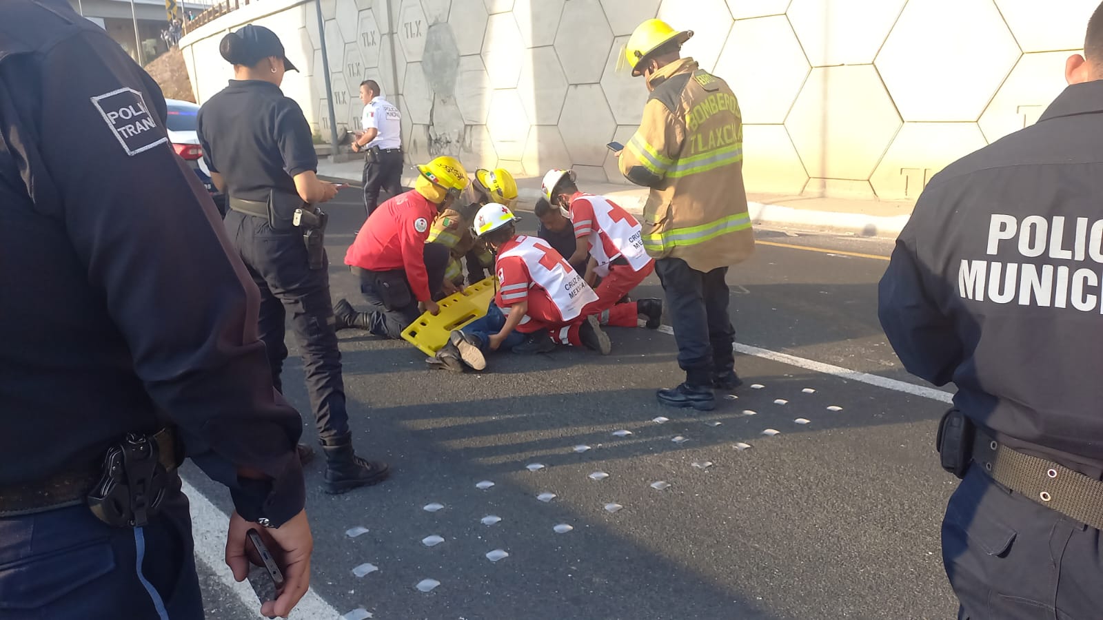 Perece hombre que cayó de lo alto del puente del Molinito