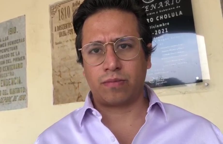 Ayuntamiento cholulteca trabaja en control de plagas en jardineras