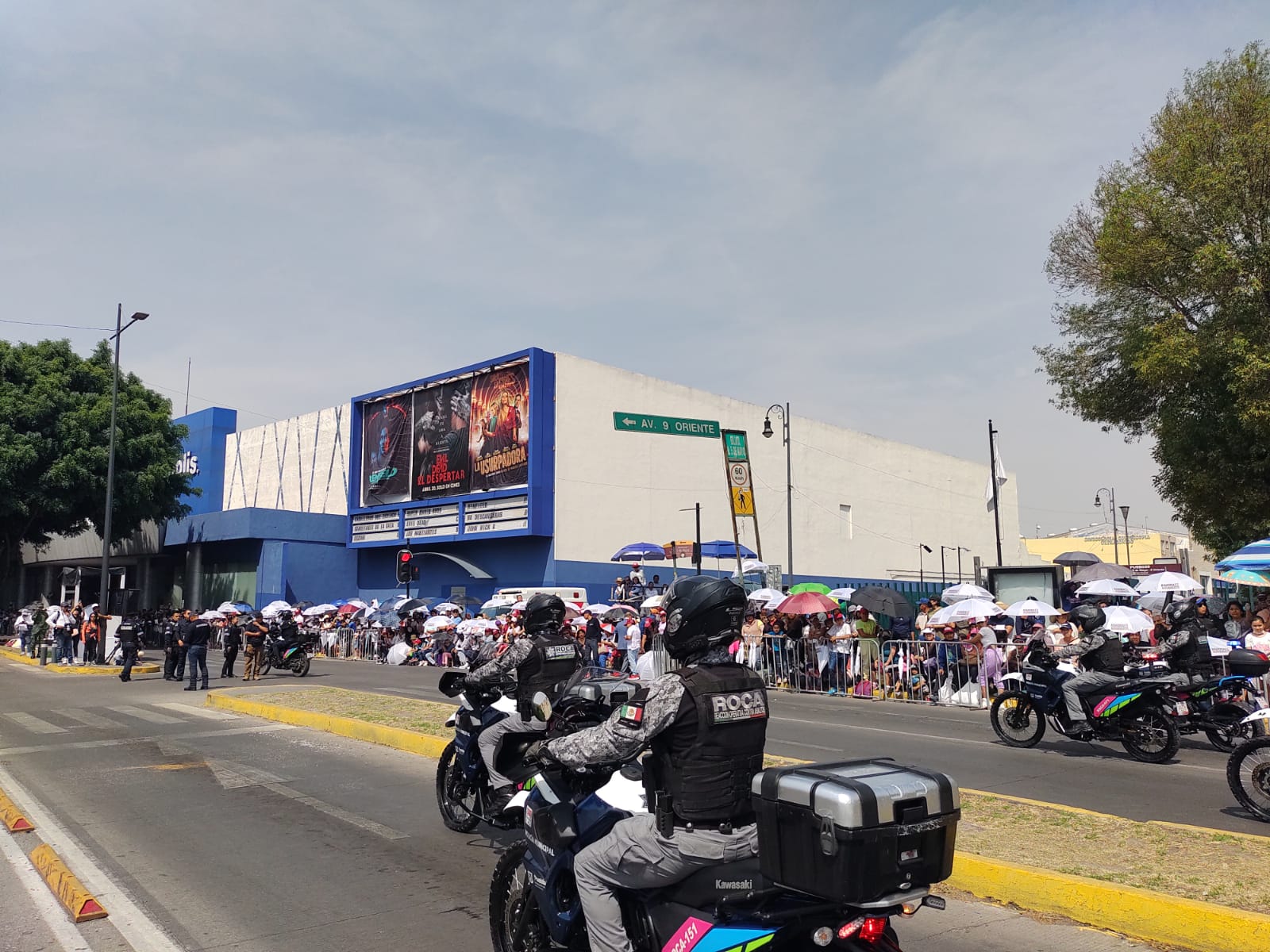 Más de 300 trabajadores del ayuntamiento de Puebla apoyaron el Desfile Cívico-Militar del 5 de Mayo