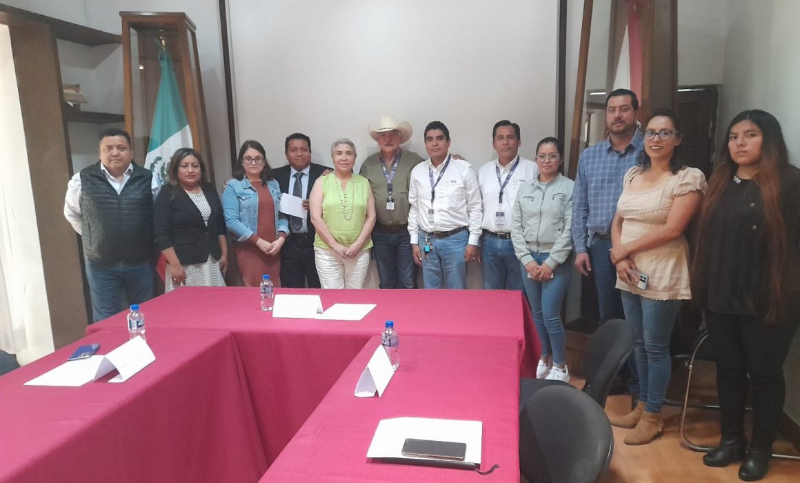 Firman SIA y municipios convenio para la movilización de ganado