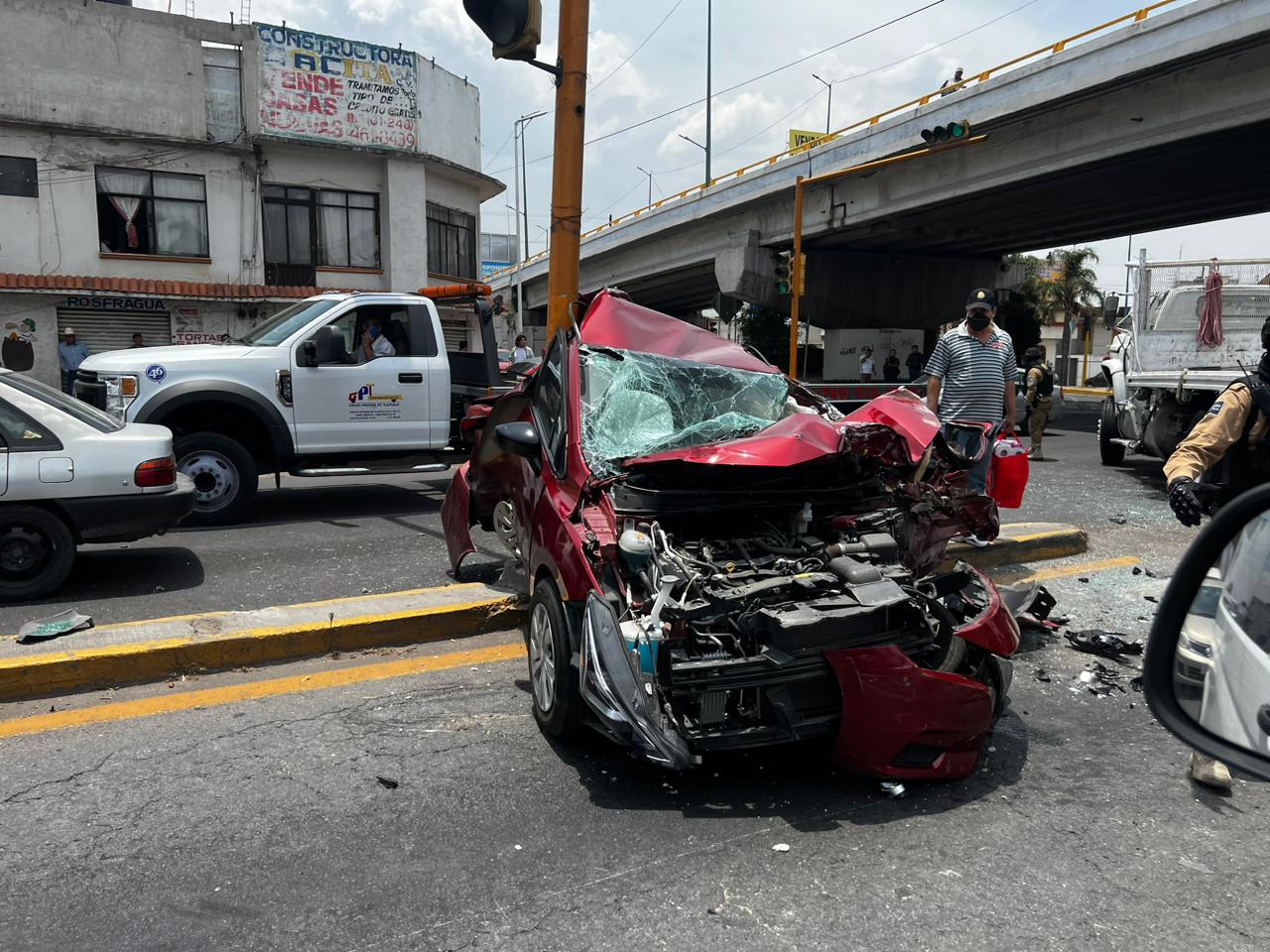Accidente vial arroja cinco lesionados sobre la Vía Corta Chiautempan-Puebla 