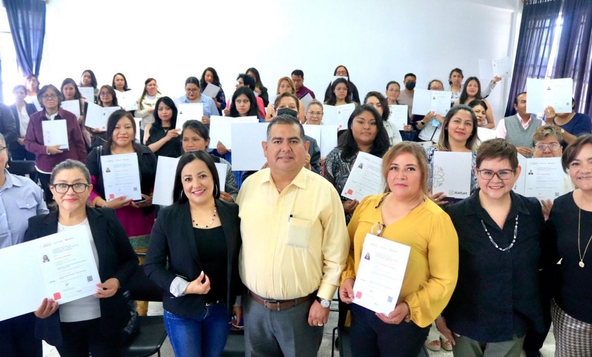 Entrega Icatlax 40 certificados en estándar de competencia