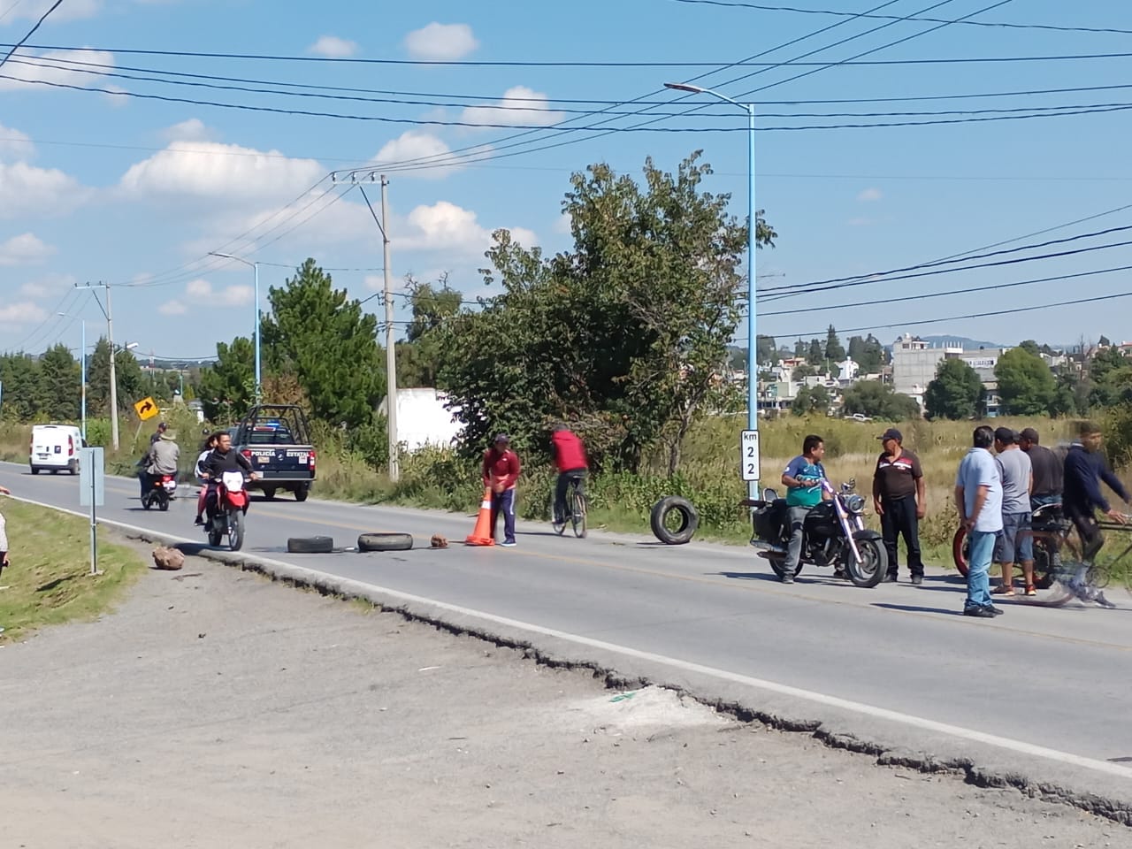 Bloquean carretera Tlaxcala - Texmelucan por presunto abuso contra una mujer