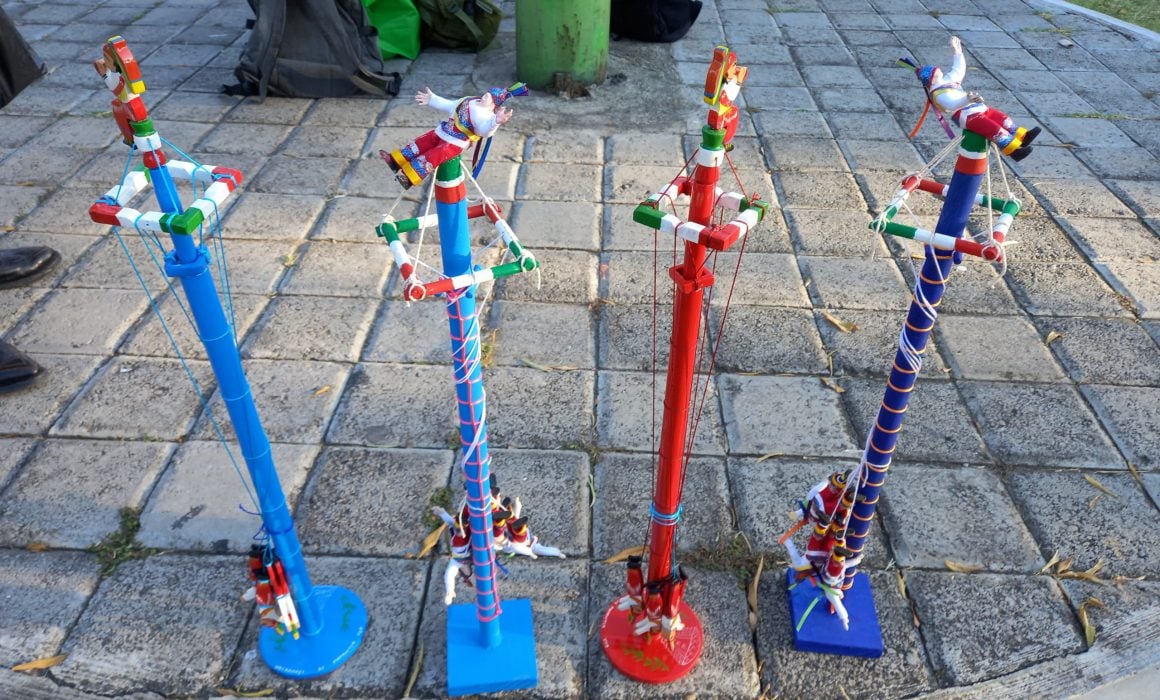 Voladores de Papantla, tradición que prevalece en la Feria de Tlaxcala