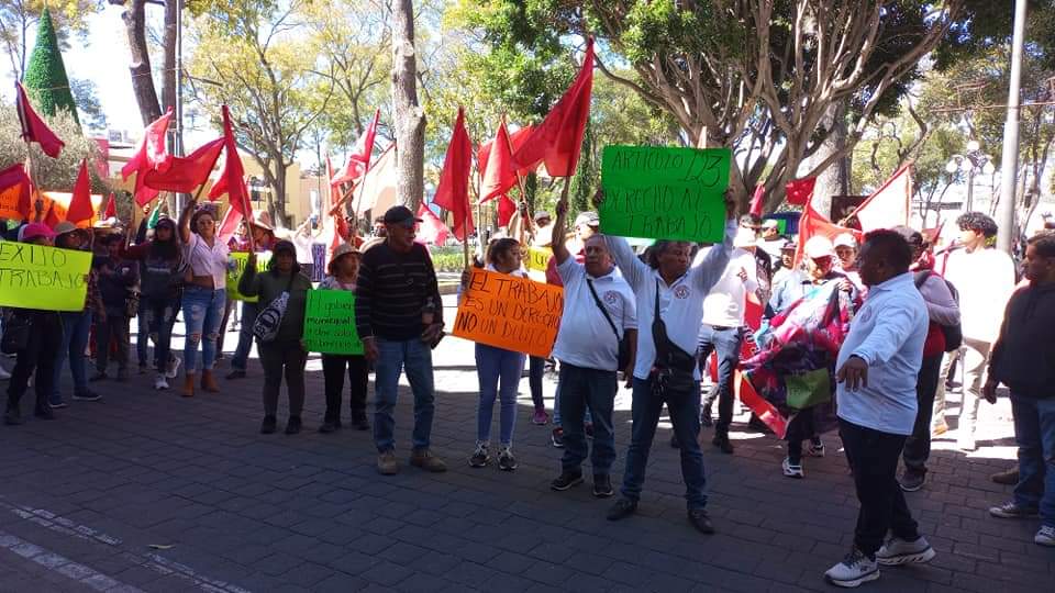 Regresan comerciantes antorchistas a las calles; alcaldesa ignora sus demandas