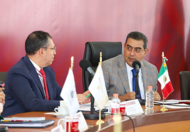 Gobierno regulará presencia de bares y antros en zonas escolares