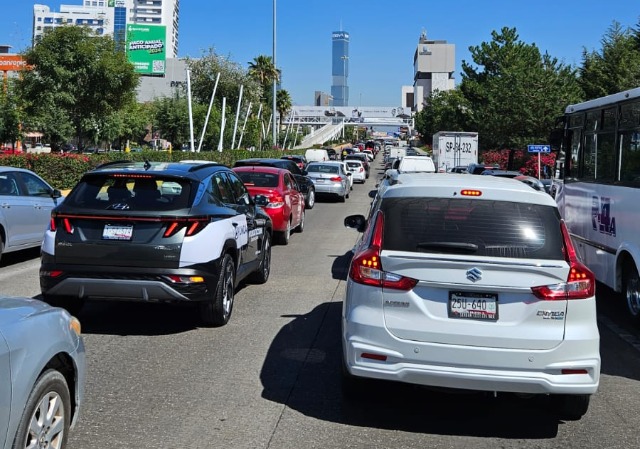 Estudios sobre movilidad en la Vía Atlixcayotl no buscan beneficiar a nadie, afirma gobernador