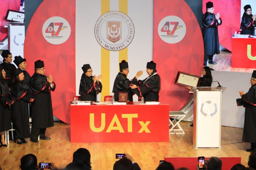 Celebra UATX al feminismo en su aniversario, entregan doctorado Honoris Causa