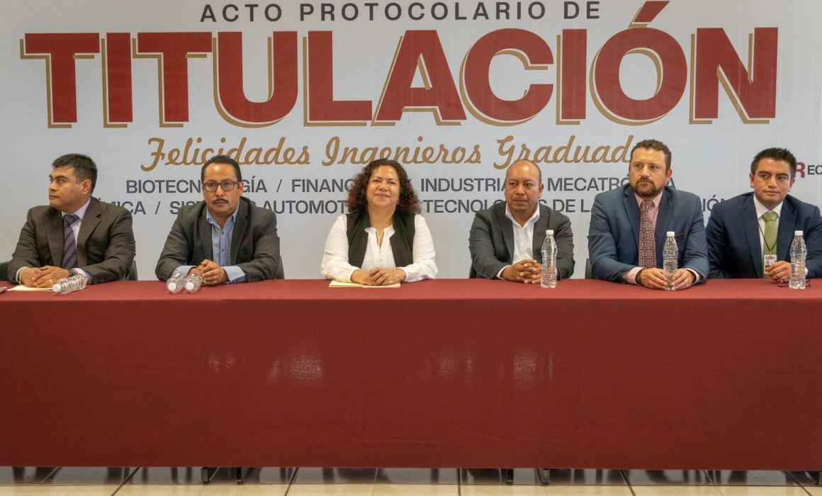 Egresan más de 100 ingenieros de la Universidad Politécnica de Tlaxcala