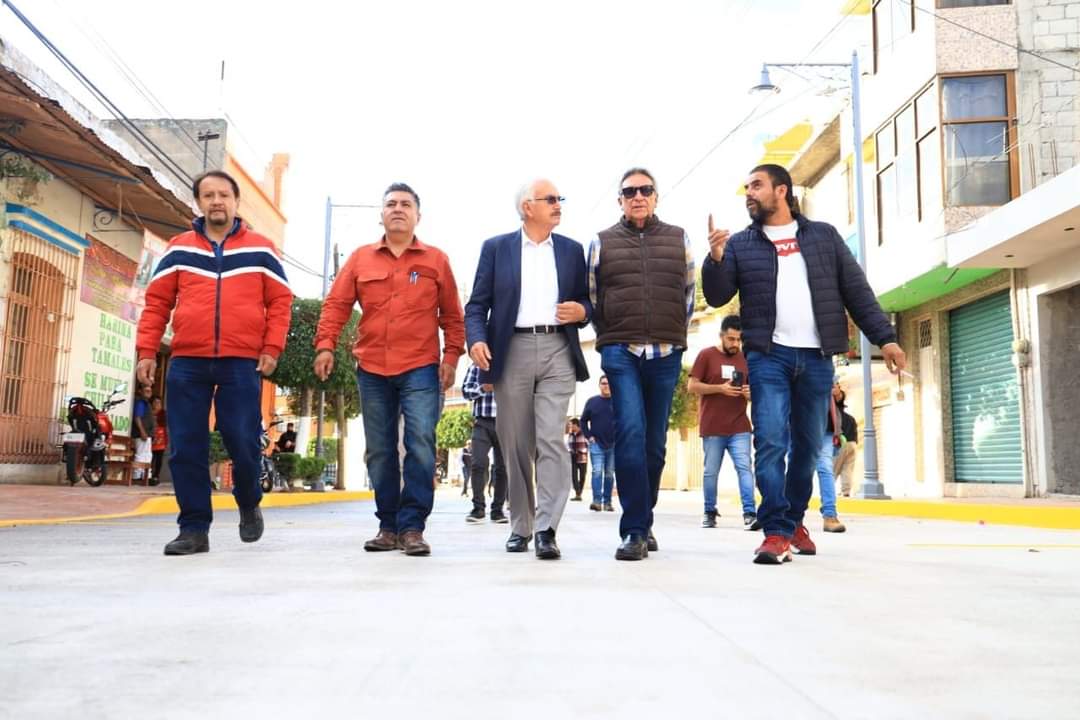Tras año y medio después entrega Chiautempan obra de pavimentación