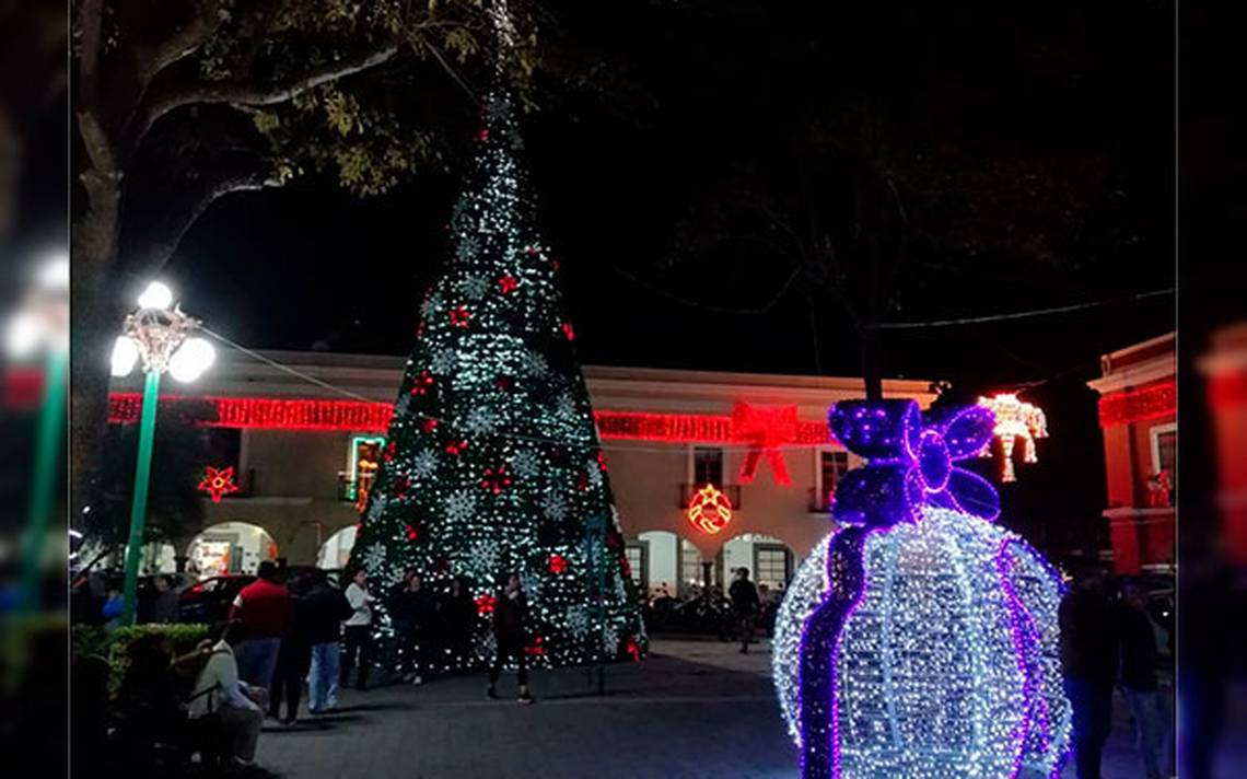 Casi listas, luminarias para fiestas decembrinas en Tlaxcala capital