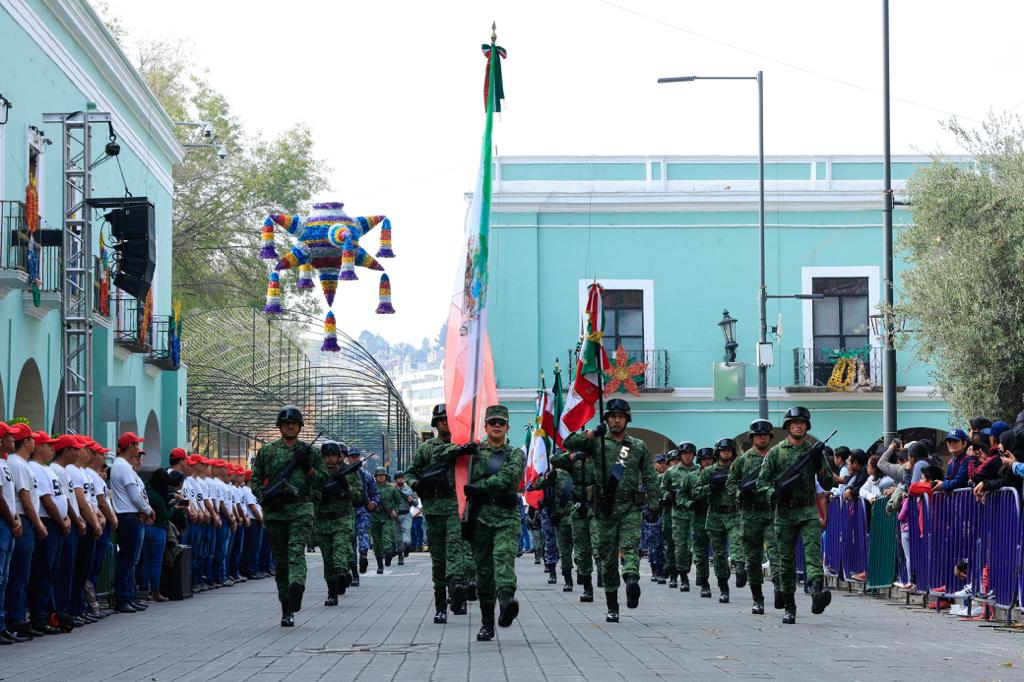 Se engalana Tlaxcala de tricolor en desfile militar de la Revolución Mexicana