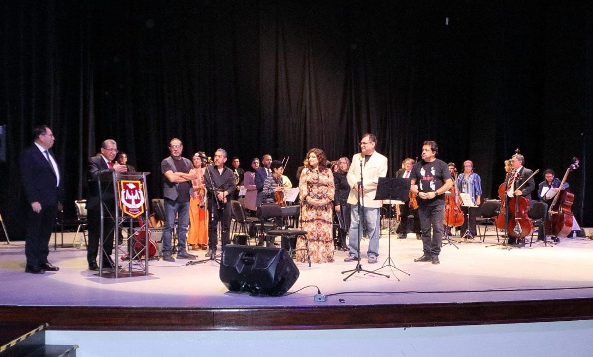 Ofreció UATX concierto sinfónico The Beatles