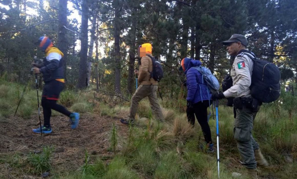 Arriban casi 5 mil turistas a la Malinche; policía de montaña brinda seguridad
