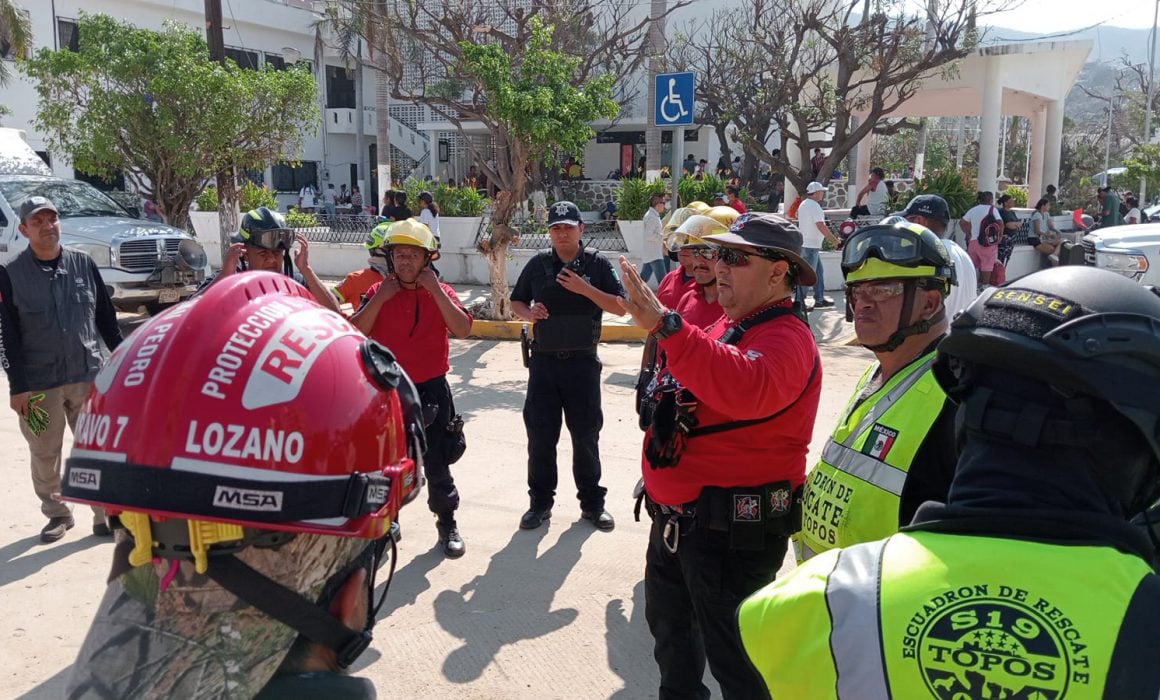 Brinda SSC ayuda humanitaria a Acapulco por afectaciones de Otis