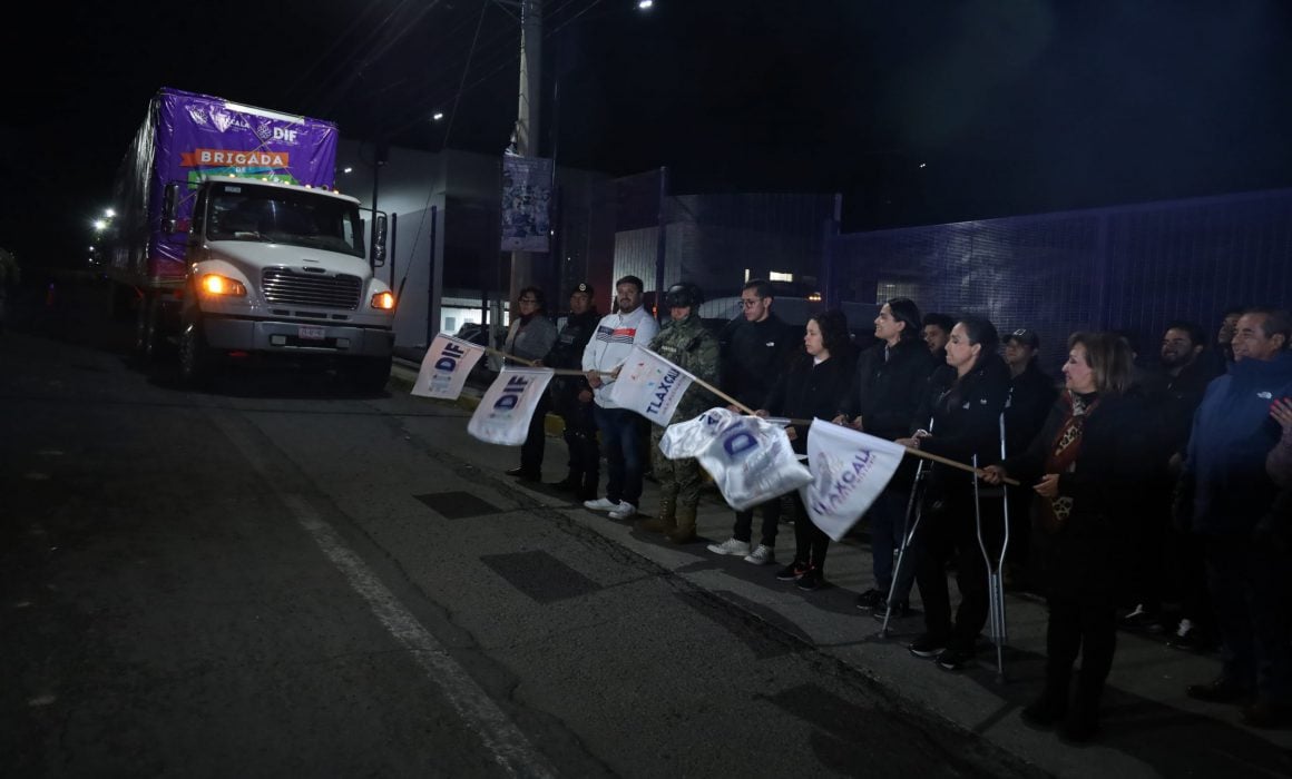 Ayuda de tlaxcaltecas va en camino, Lorena Cuéllar da salida a caravana