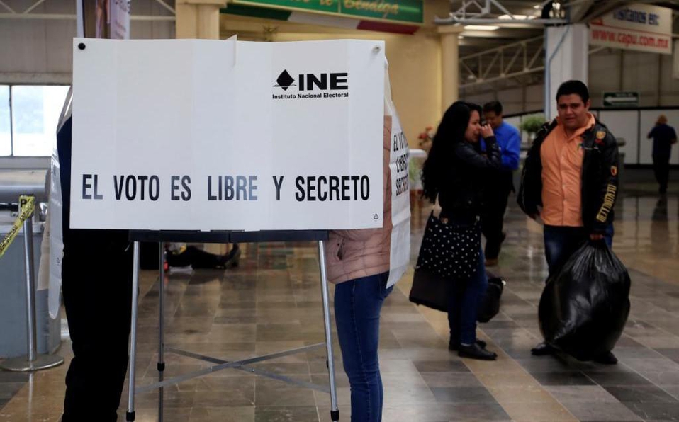 Candidatos y partidos políticos encuentran nuevas herramientas para manipular a los ciudadanos, advierte politóloga