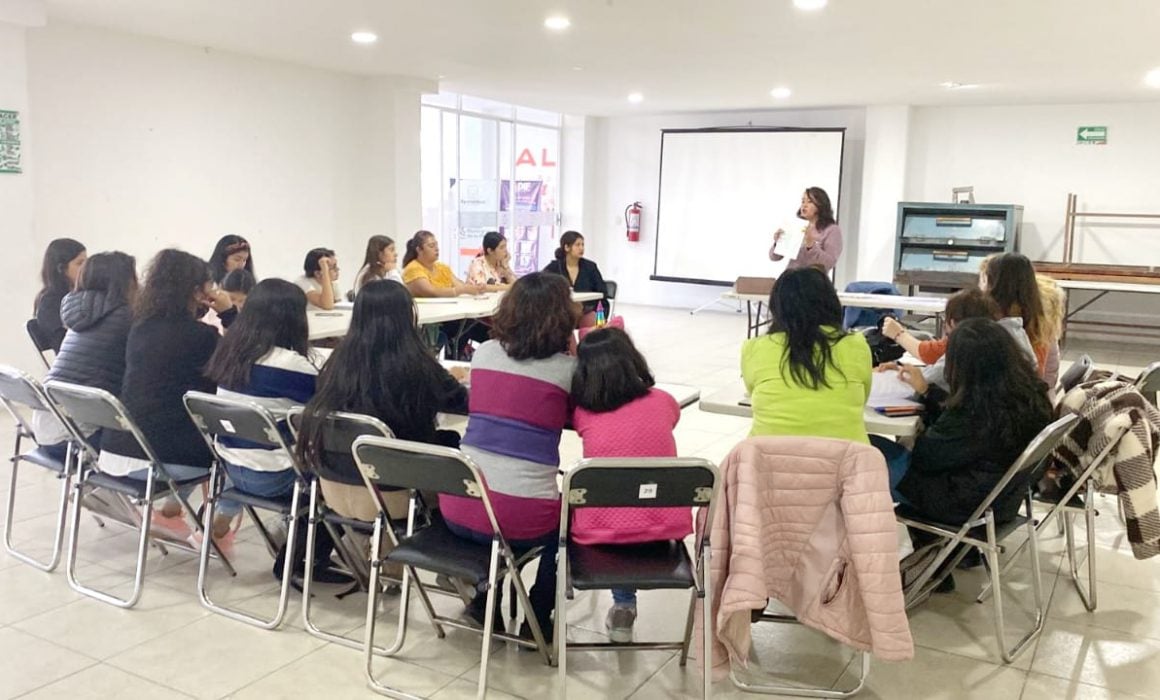 Llama Ángelo Gutiérrez a participar en cursos y talleres en Apetatitlán