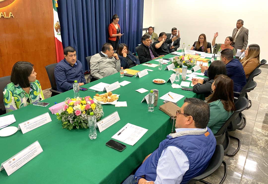 Critican cónclave en convocatoria para elegir comisionado en IAIPTlax
