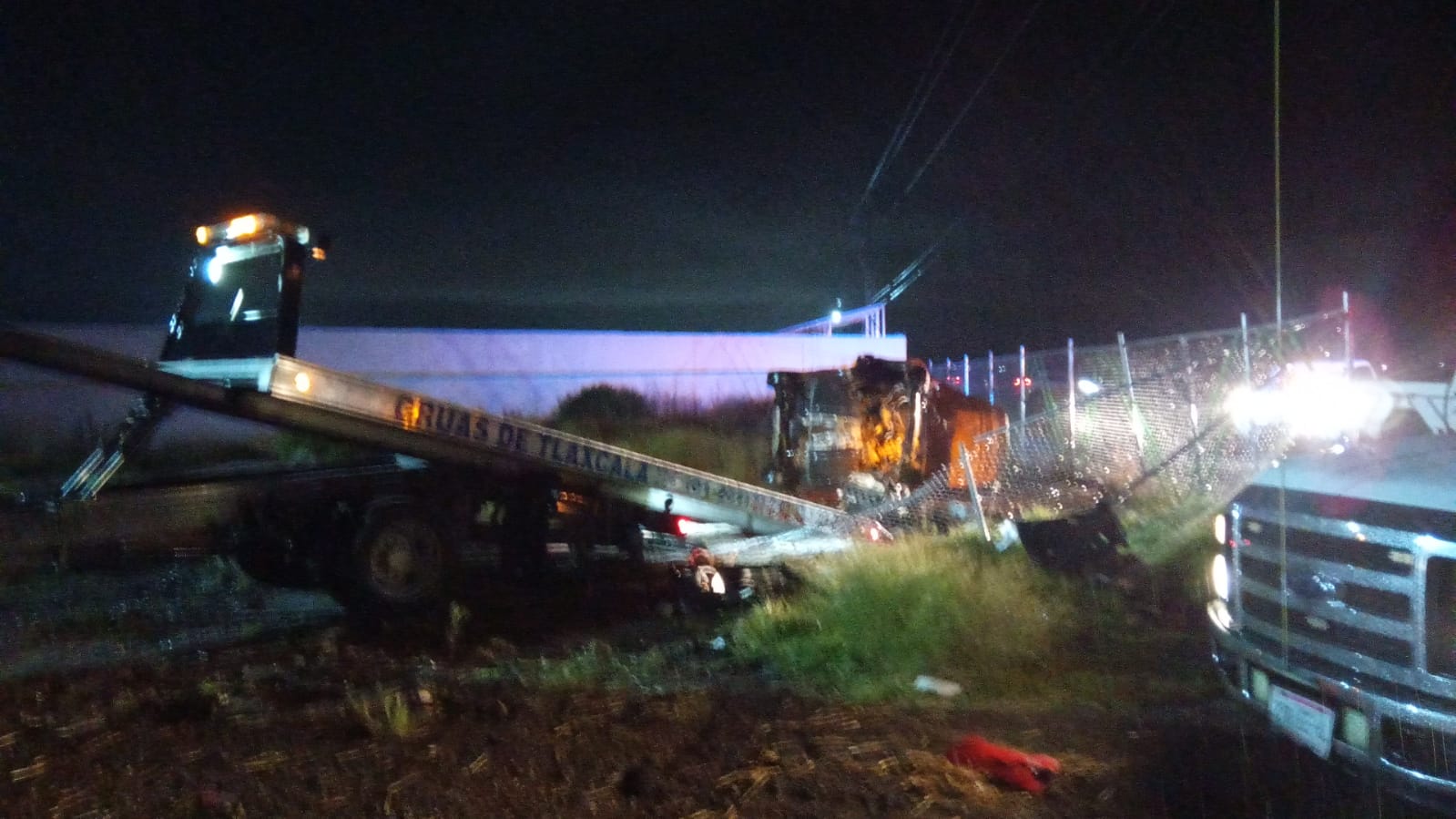 Alcalde de Españita sufre aparatoso accidente, en Calpulalpan