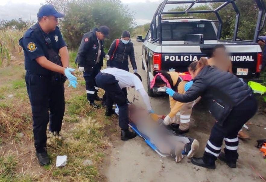 Prenden fuego a pareja dentro de un automóvil, en Huamantla