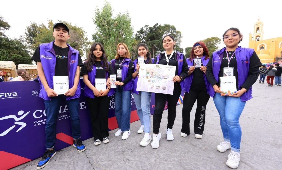Jóvenes embajadores promueven a Tlaxcala en Mundial de Voleibol
