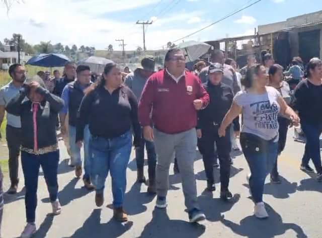 Pobladores de Tepetitla bloquean la Tlaxcala-Texmelucan, exigen seguridad a edil