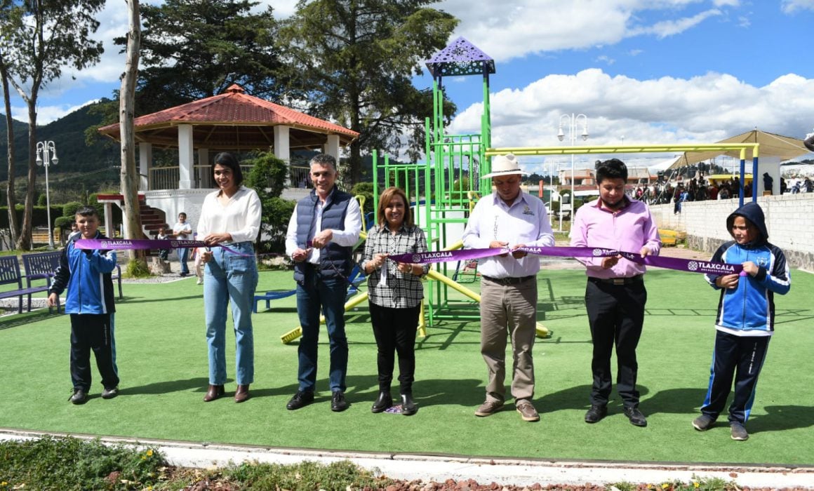 Regresa Lorena Cuéllar a Acopinalco del Peñón para entregar obra de parque