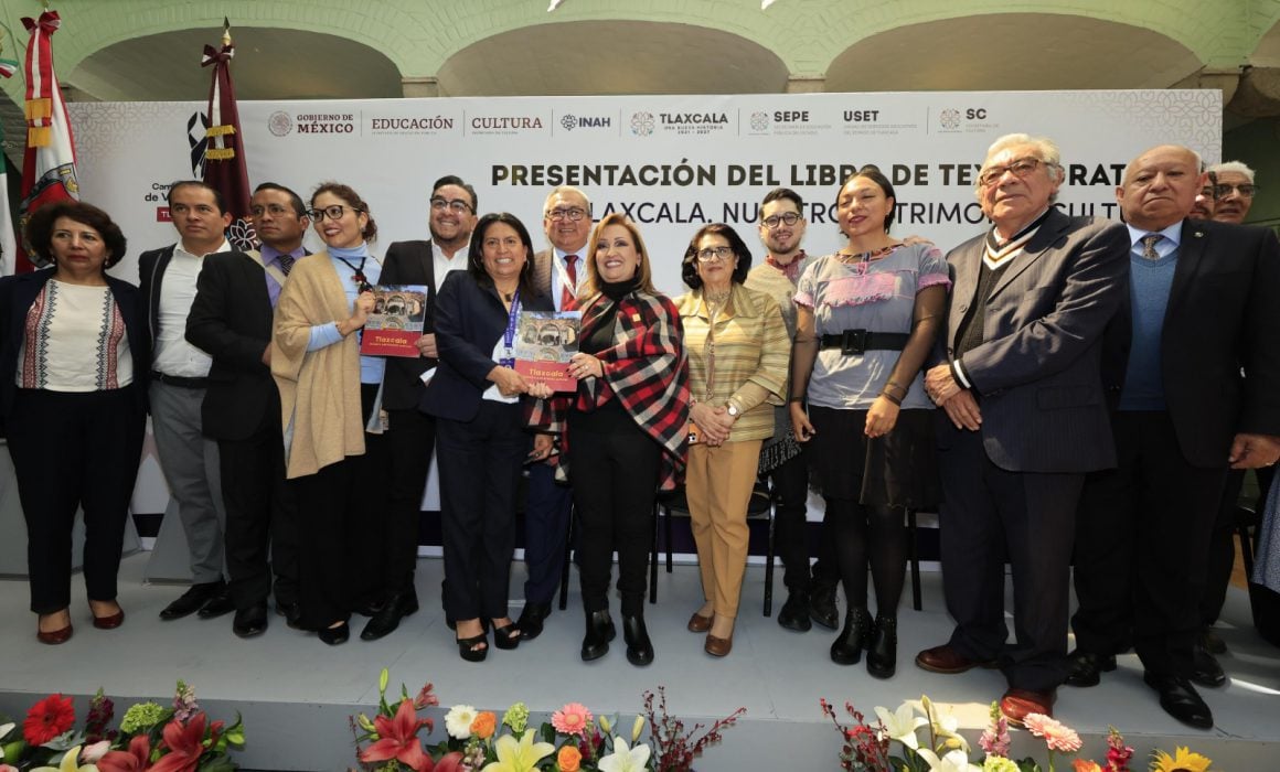 Presenta Lorena Cuéllar el libro Tlaxcala. Nuestro patrimonio cultural