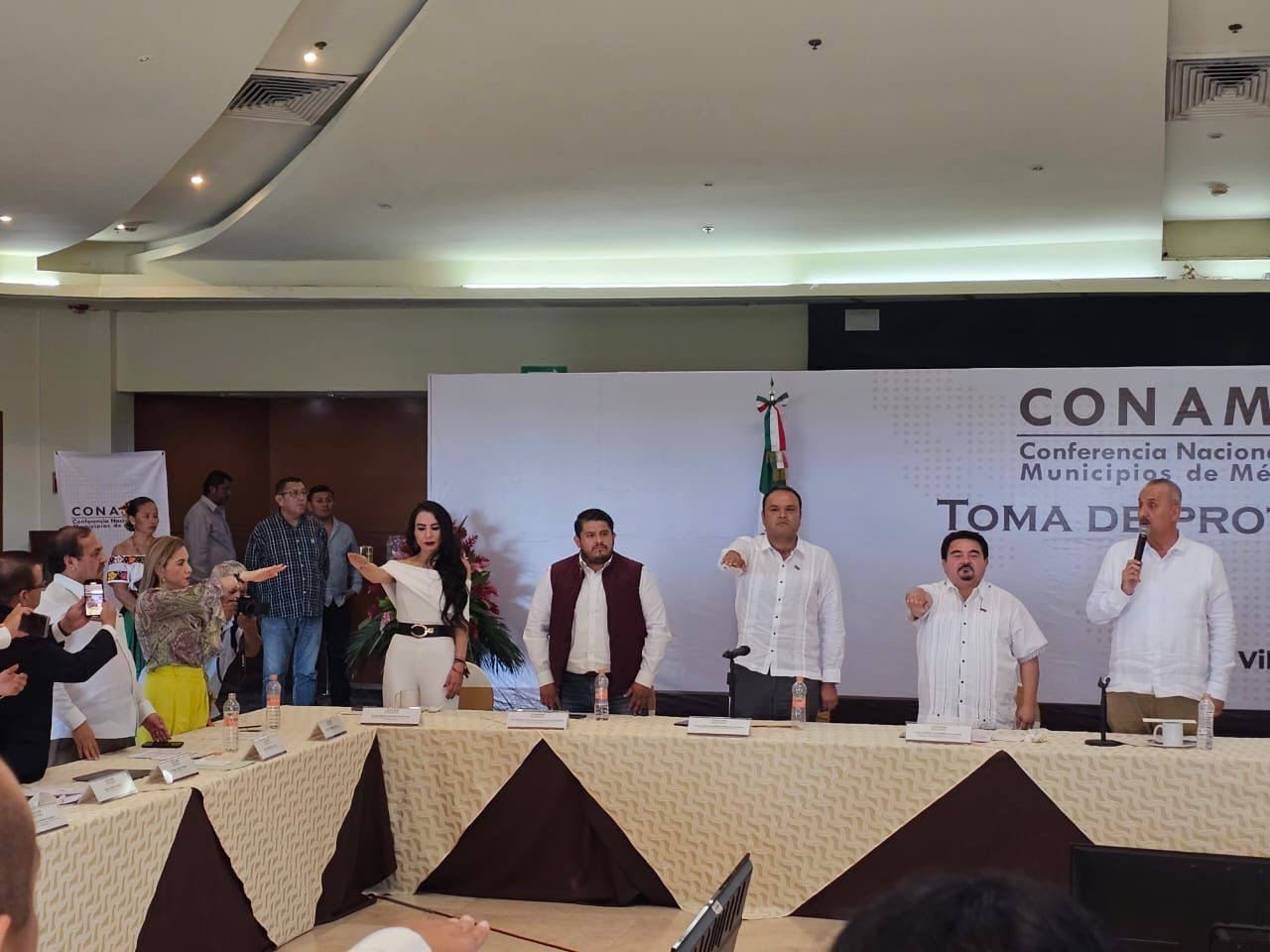 Toma protesta Paola Angon como vicepresidenta de la CONAMM