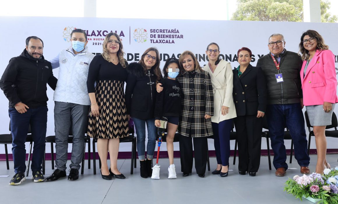 Entrega Lorena Cuéllar prótesis a infantes con discapacidad