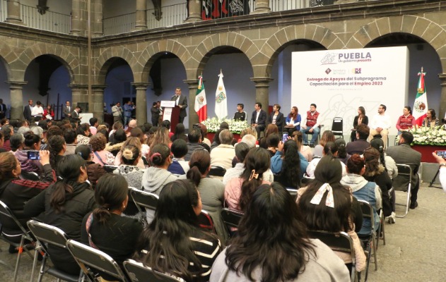 Capacitación para el trabajo del gobierno estatal beneficia a más de 3 mil poblanos