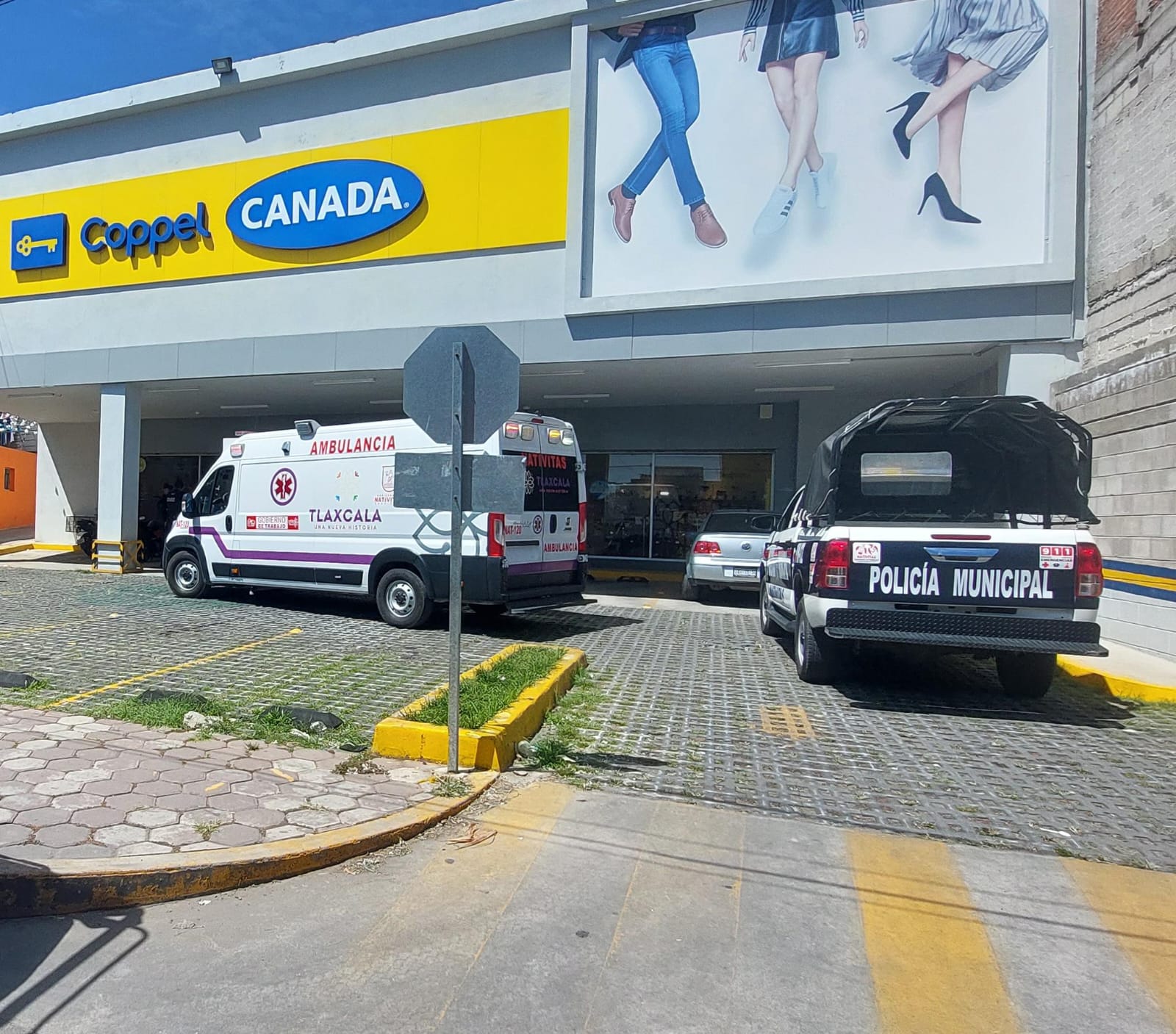 Sujetos armados atracan Coppel, en Nativitas: robarom más de 100 mil pesos en telefonía celular