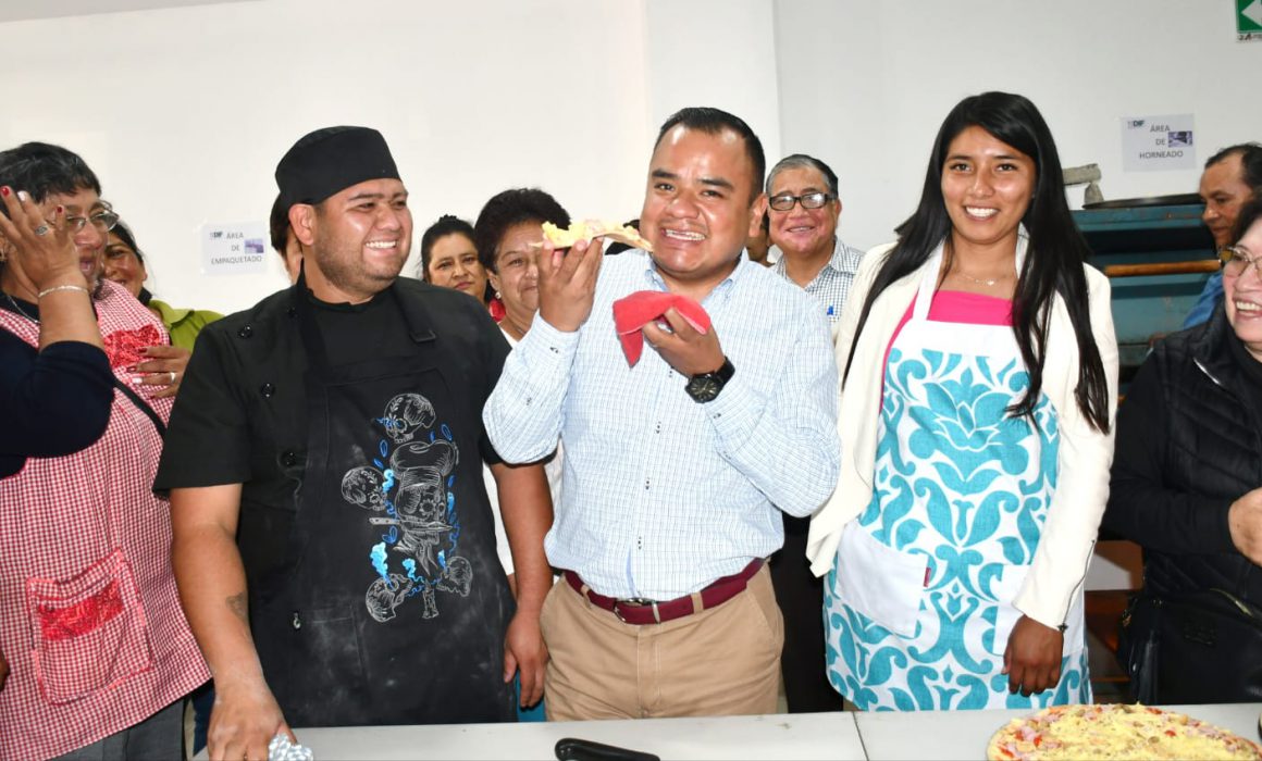 Participa Ayuntamiento de Apetatitlán en taller de cocina tradicional
