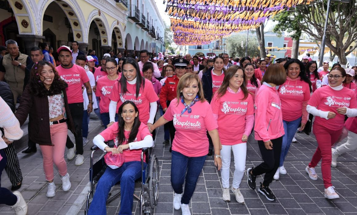 Promueve Lorena Cuéllar prevención del cáncer de mama con Caminata Rosa