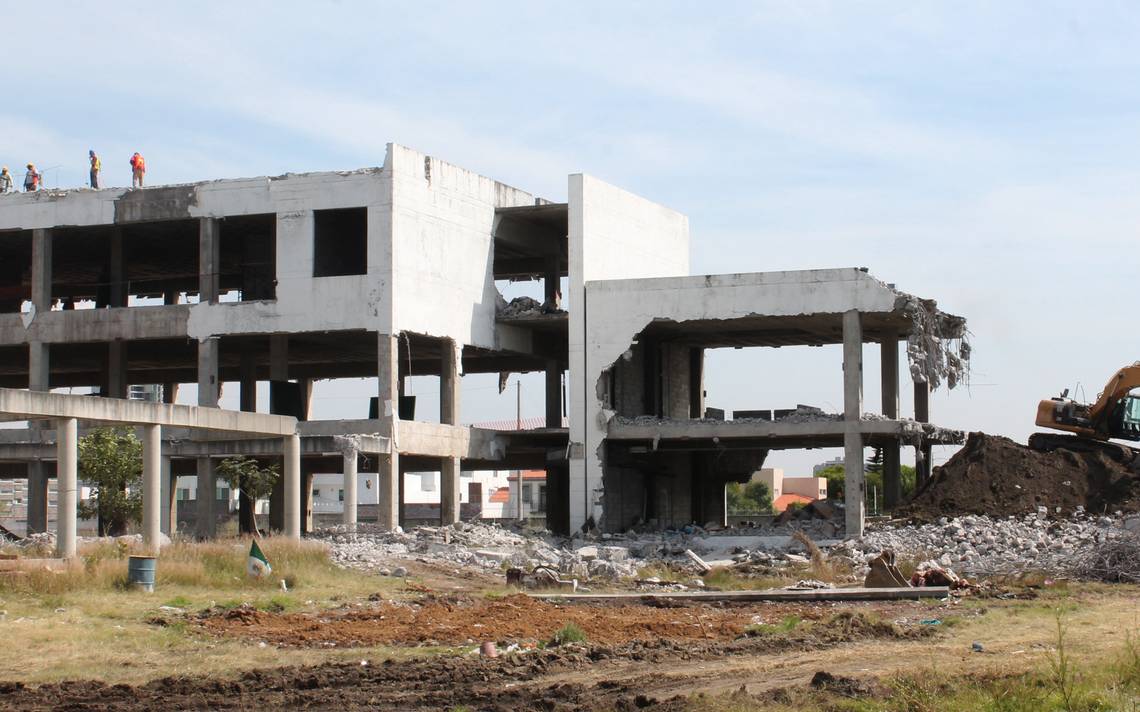 Puebla enfrenta un déficit crítico de camas del IMSS tras demolición del Hospital de San Alejandro, advierte diputado federal