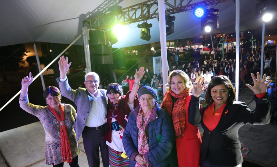 Concientizan sobre el cáncer de mamá con show-conferencia en Chiautempan