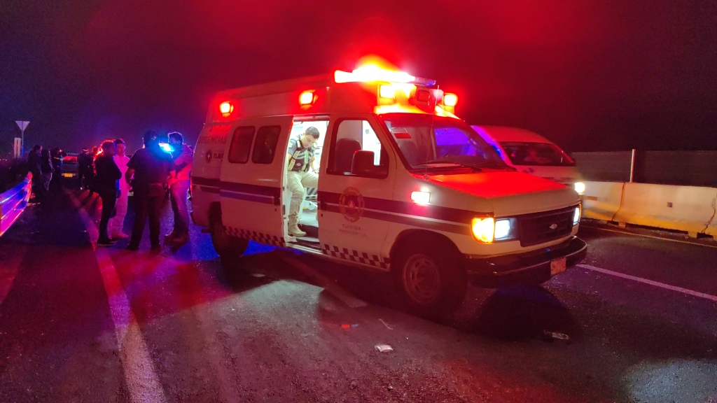 Motociclista sobrevive a aparatoso accidente sobre  Libramiento Tlaxcala-Chiautempan