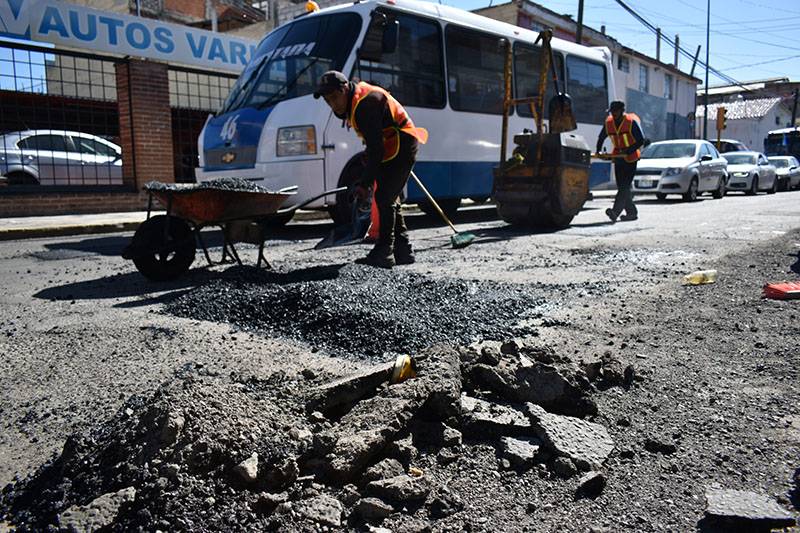 Invierte Ayuntamiento de Puebla más de 100 mdp para bacheo