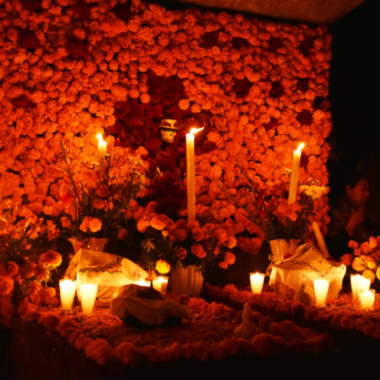 ¿A quién se le pone altar el 31 de octubre y el 1 y 2 de noviembre?¿A quién se le pone altar el 31 de octubre y el 1 y 2 de noviembre?