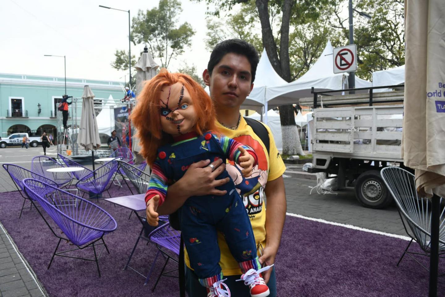 Se pasea Chucky por las calles de Tlaxcala; deslumbra a pobladores y turistas