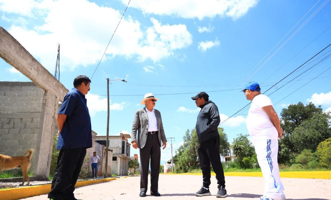 Entrega presidente de Chiautempan boulevard San Juan de las Flores