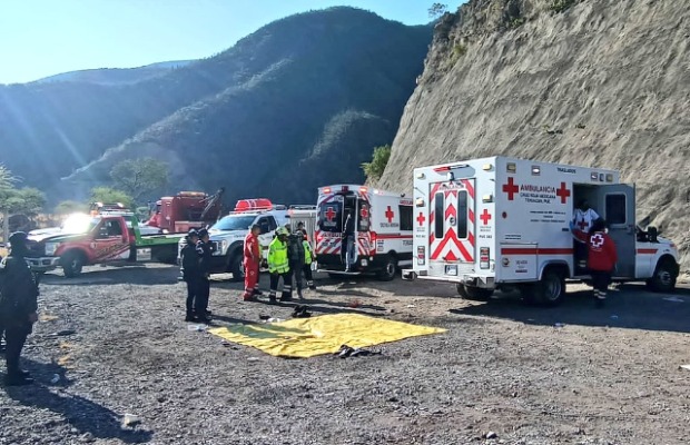 Reportan muerte de migrantes tras accidente en carretera Cuacnopalan-Oaxaca 