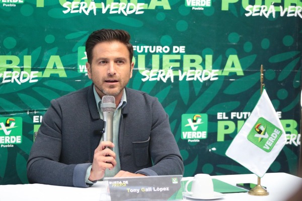 Gali López abandona la contienda interna de Morena por la gubernatura