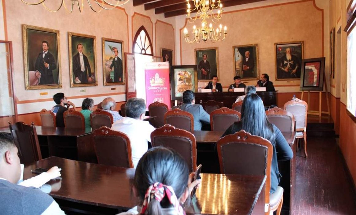 Presentan conversatorio «Las bellas artes y su relación con la tauromaquia» en Tlaxcala