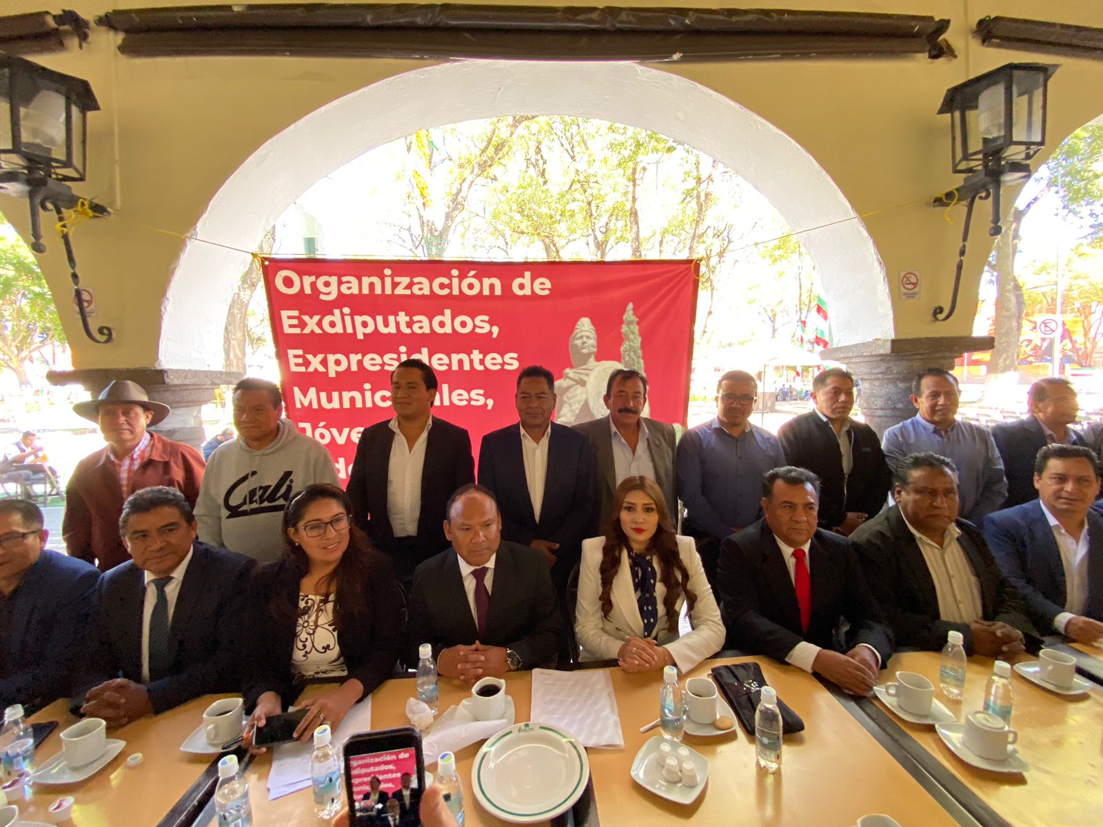 Exalcaldes y exdiputados cierran filas en apoyo a Sheinbuam 