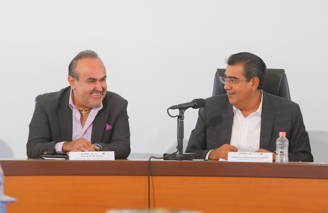 Gobierno estatal entrega concesión de Central Camionera a Consejo de la CAPU