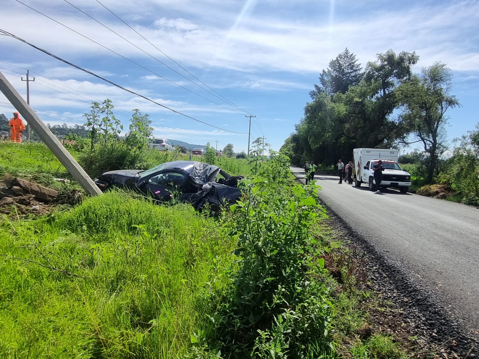 Salva la vida mujer tras fuerte accidente vehicular en la Texmelucan-Tlaxcala