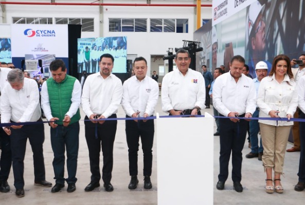 Gobernador preside inauguración de fábrica en Palmar de Bravo